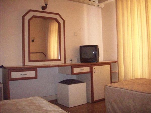 Hotel Santur Kusadası Quarto foto